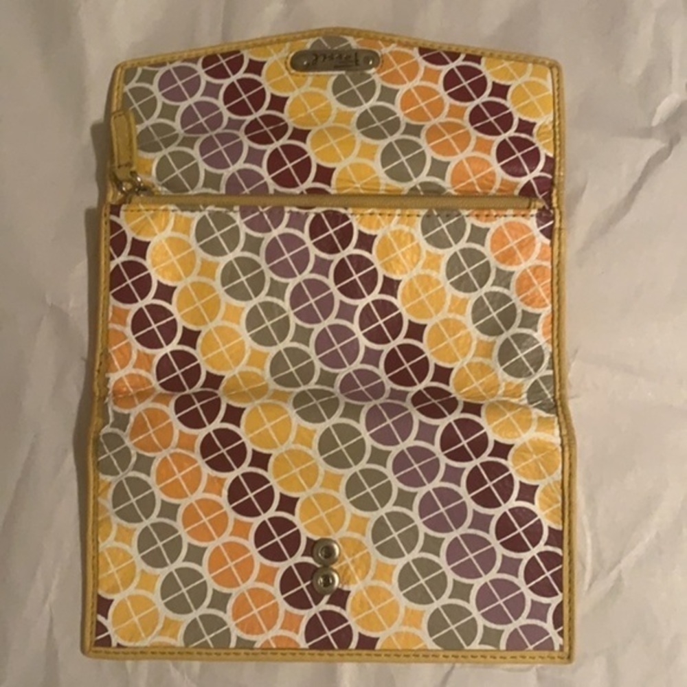 𝅺Fossil multicolor geometric pattern wallet - Picture 6 of 9